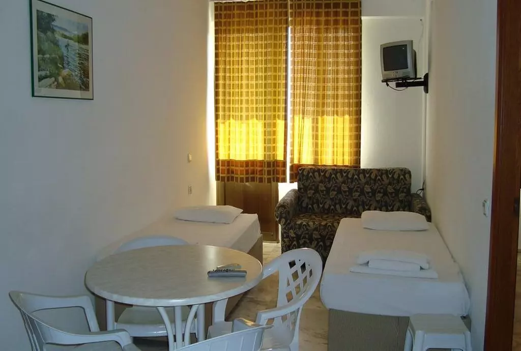hotel batihan apart kusadasi_shabavizparvaz_09.jpg